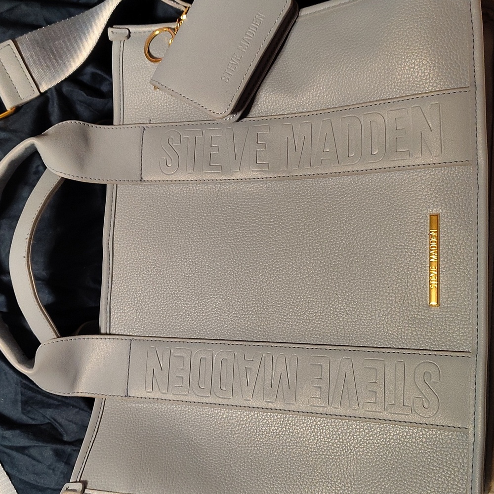 Steve Madden Baby BlueTote Bag With Long Strap And Handles For Easy Carry